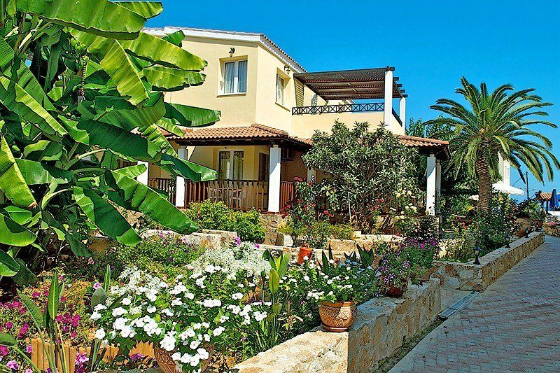 Hotel Lilium Agia Marina Exteriér fotografie